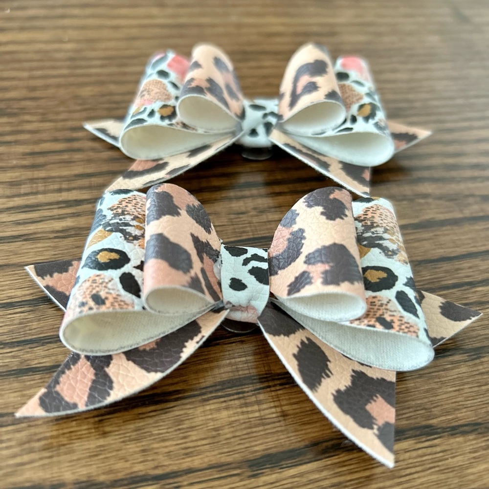 SOLD•Shoe Clips - Picture 2 of 3